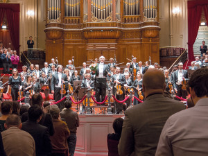 Iván Fischer dirigiert das Royal Concertgebouw Orchestra
