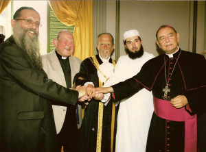 Alle für Gibraltar- Rabbiner, Vikar, Momy Levy als Bürgermeister, Imam, Bischof